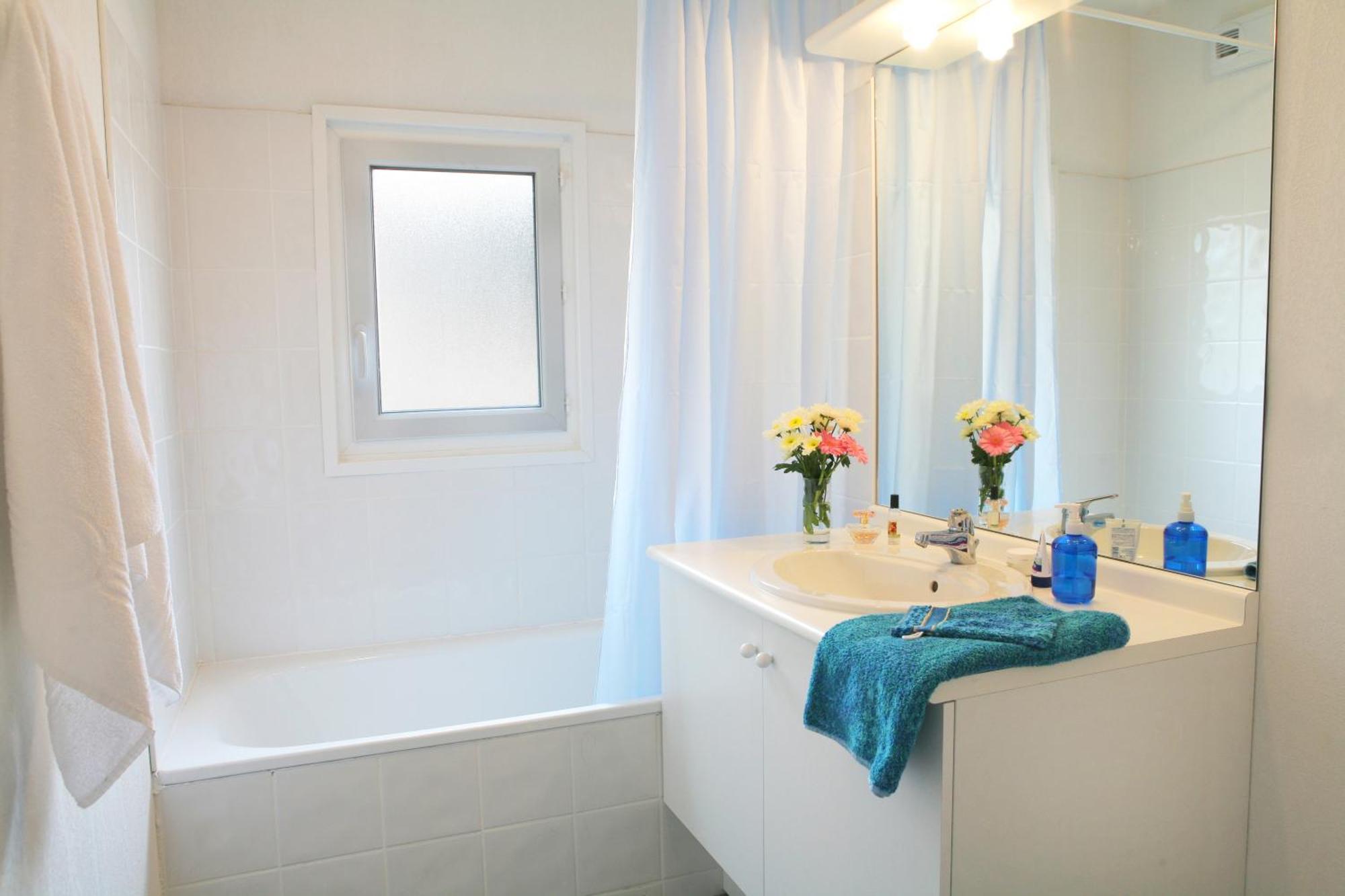 Residence Nemea Les Rives De Saint Brice อาเรส ภายนอก รูปภาพ