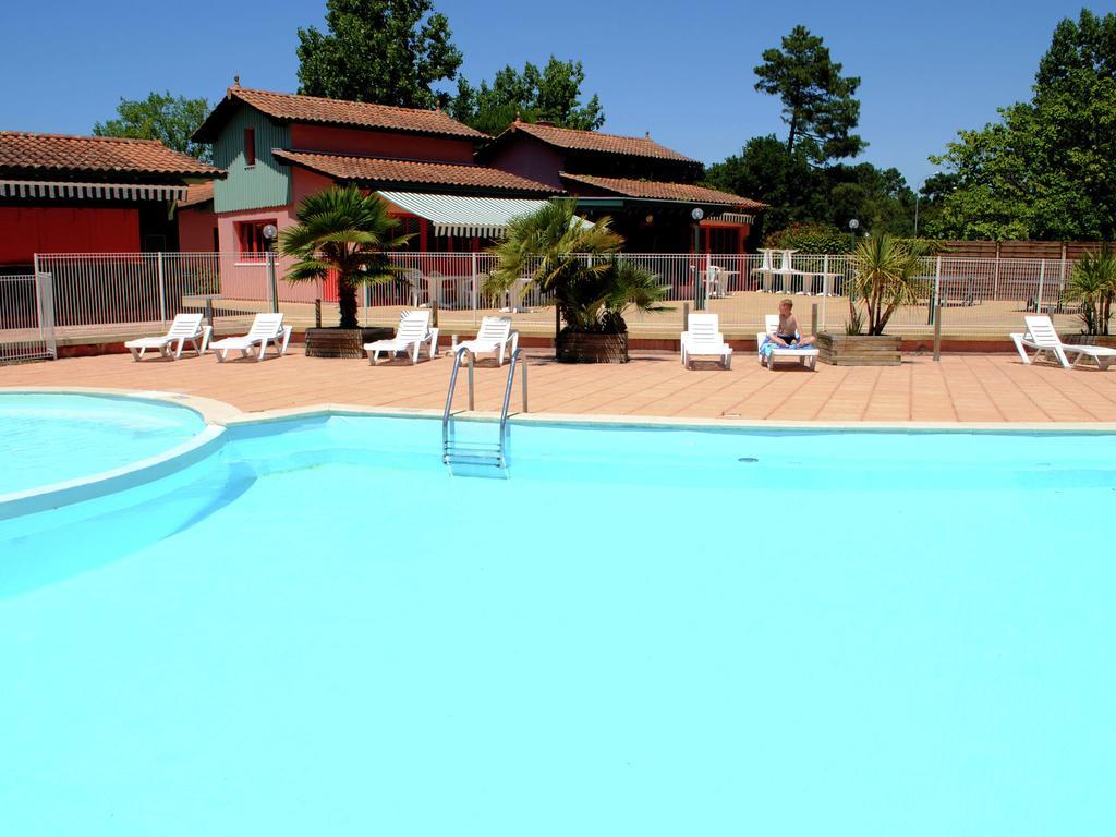 Residence Nemea Les Rives De Saint Brice อาเรส ภายนอก รูปภาพ