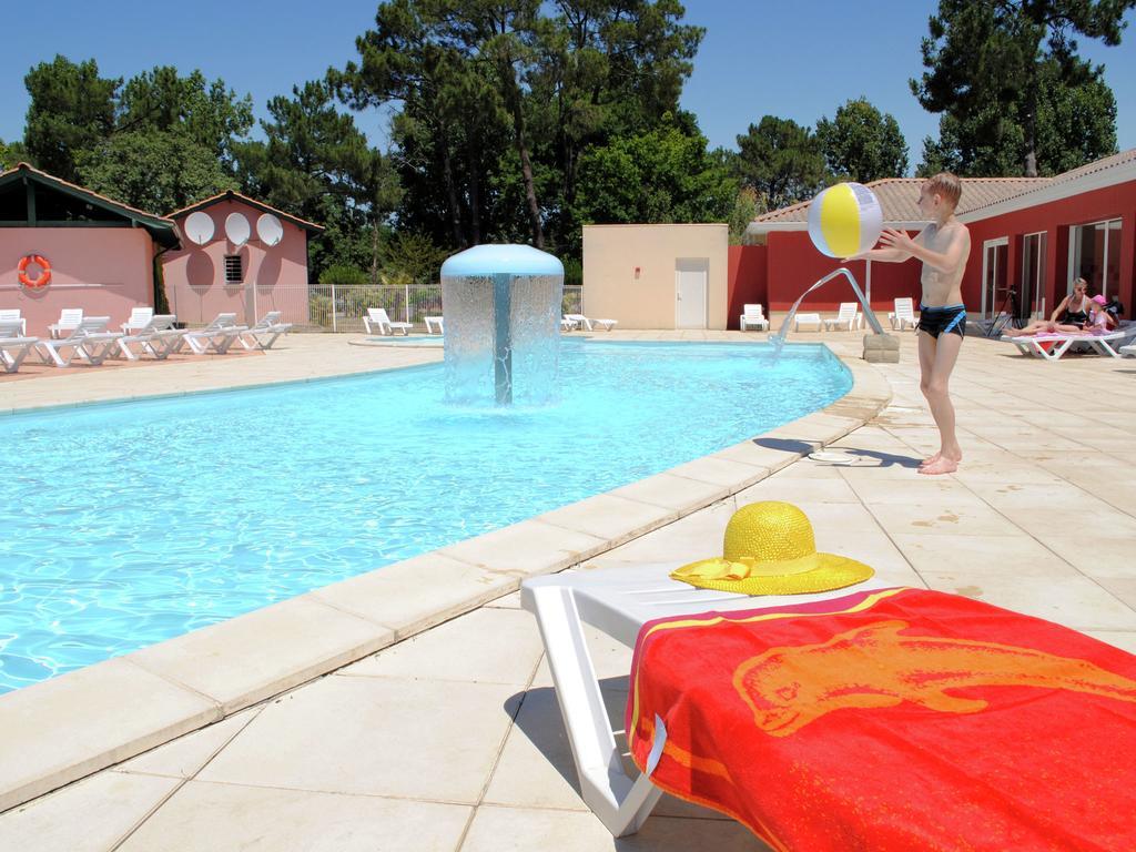 Residence Nemea Les Rives De Saint Brice อาเรส ภายนอก รูปภาพ