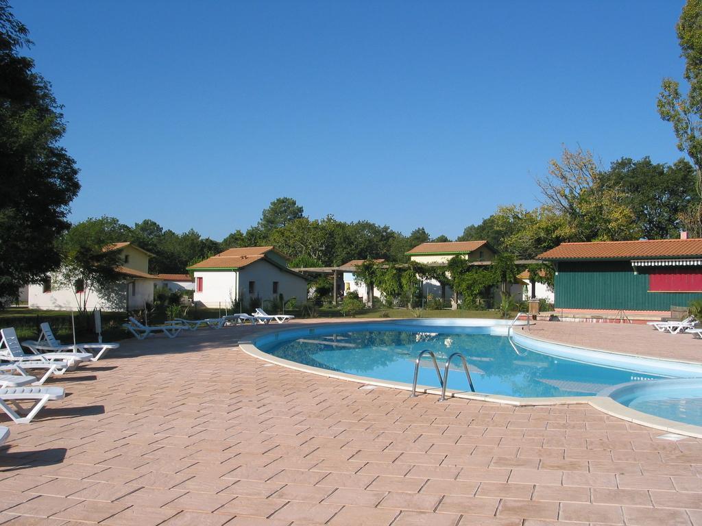 Residence Nemea Les Rives De Saint Brice อาเรส ภายนอก รูปภาพ