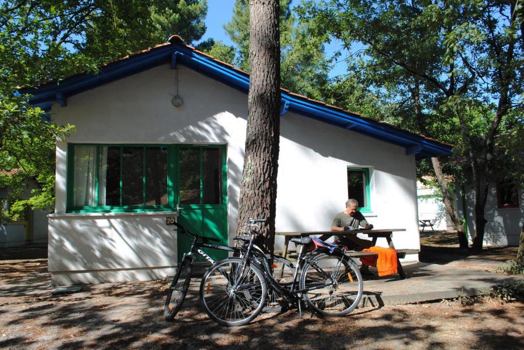 Residence Nemea Les Rives De Saint Brice อาเรส ภายนอก รูปภาพ