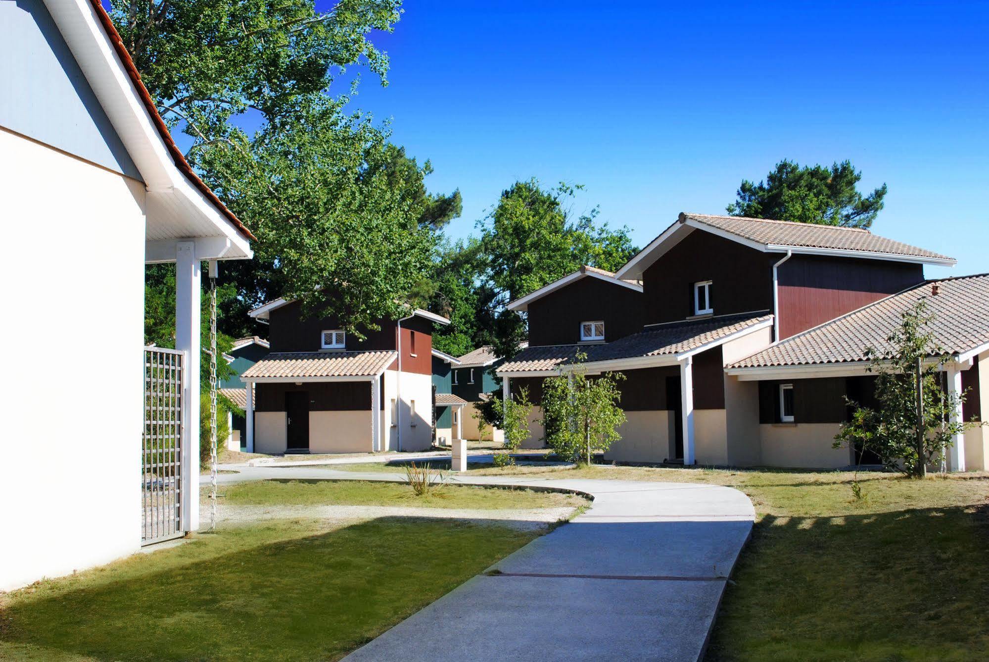 Residence Nemea Les Rives De Saint Brice อาเรส ภายนอก รูปภาพ