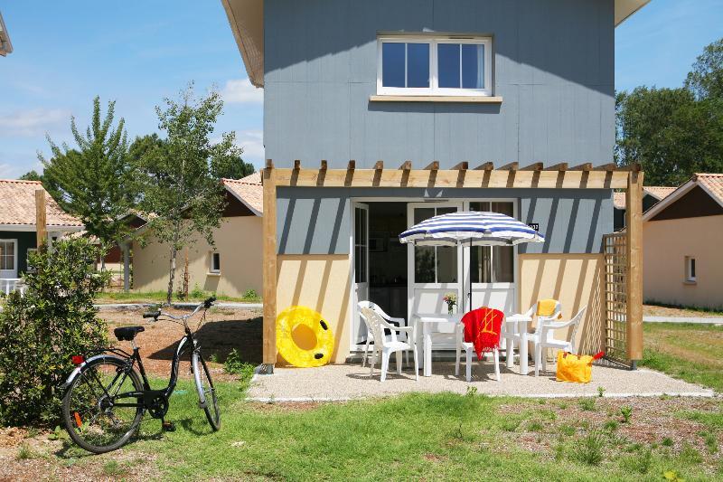 Residence Nemea Les Rives De Saint Brice อาเรส ภายนอก รูปภาพ